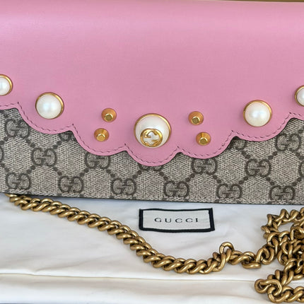 Gucci GG Supreme Pearl Peony WalletOn Chain. PRISTINE