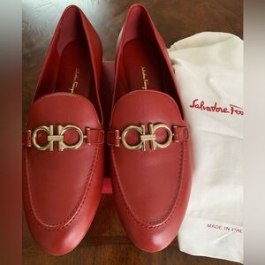 Salvatore Ferragamo Red Chile Trifoglio Women’s Loafer. NIB Sz 11C MSRP $699