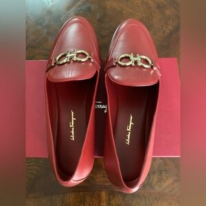 Salvatore Ferragamo Red Chile Trifoglio Women’s Loafer. NIB Sz 11C MSRP $699