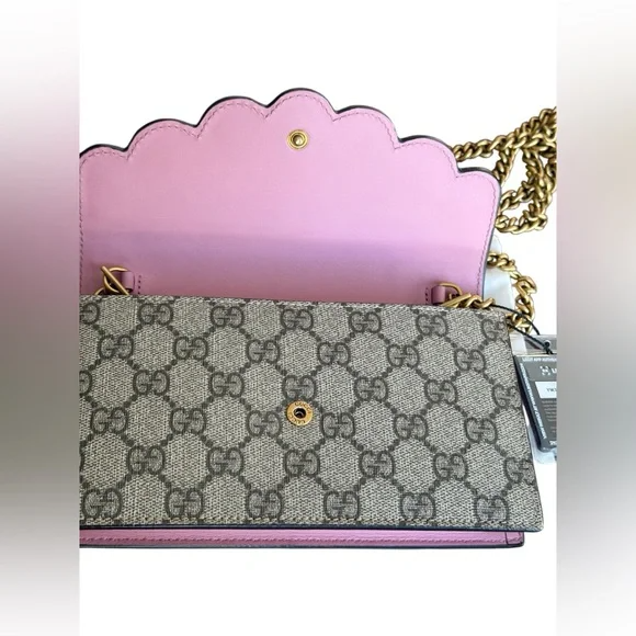 Gucci GG Supreme Pearl Peony WalletOn Chain. PRISTINE