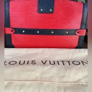 Louis Vuitton Epi Leather Trunk Clutch Shoulder Bag. EUC